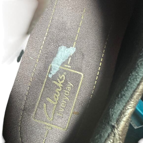 Clarks Metallic Bronze Leather Cross-Strap Slip-Ons - Size 7.5 - Picture 11 of 11